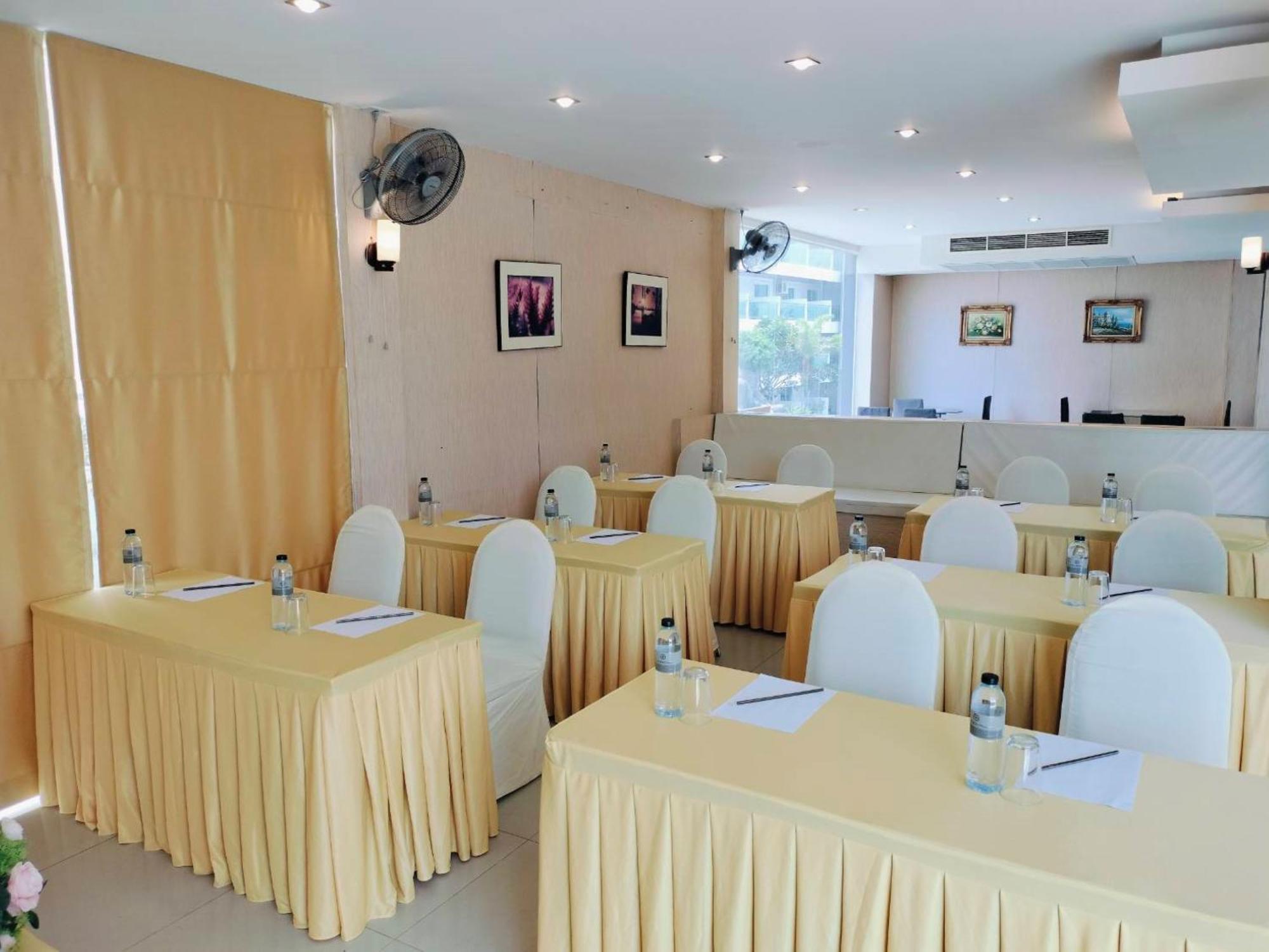 Dragon Beach Resort , Jomtien Beach Pattaya Dış mekan fotoğraf